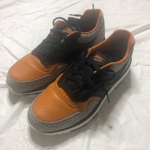 Nike Air Safari QS Mens Athletic Shoes sz. 8